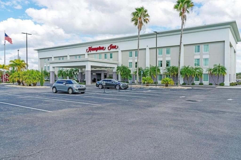 Holiday Inn Express Hotel & Suites Port Charlotte Exterior foto