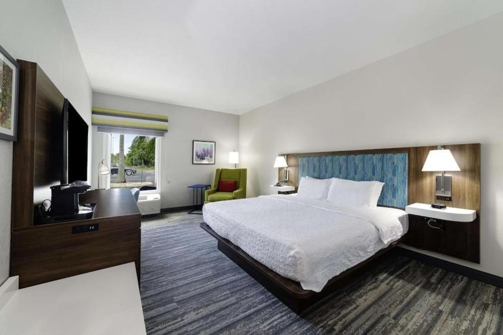 Holiday Inn Express Hotel & Suites Port Charlotte Exterior foto